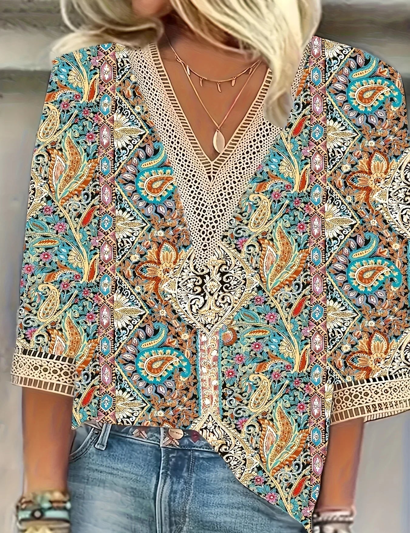 Divina | V-hals Bluse med Korte Ærmer