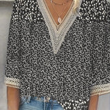 Divina | V-hals Bluse med Korte Ærmer