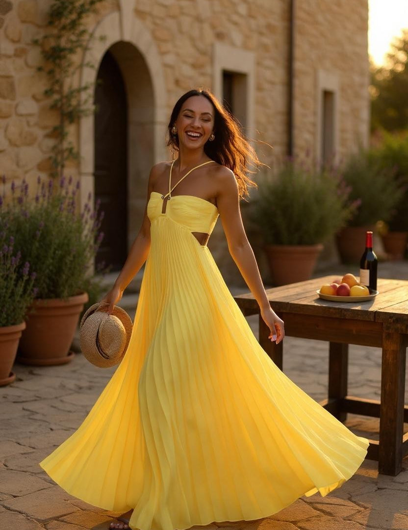 SOFIE KJOLE | Lang plisseret kjole med krydsstropper og struktureret bryst